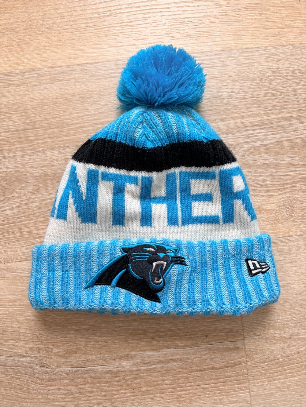 Carolina Panthers NFL New Era 2017 Sideline Winter Cuffed Pom Knit Hat Beanie